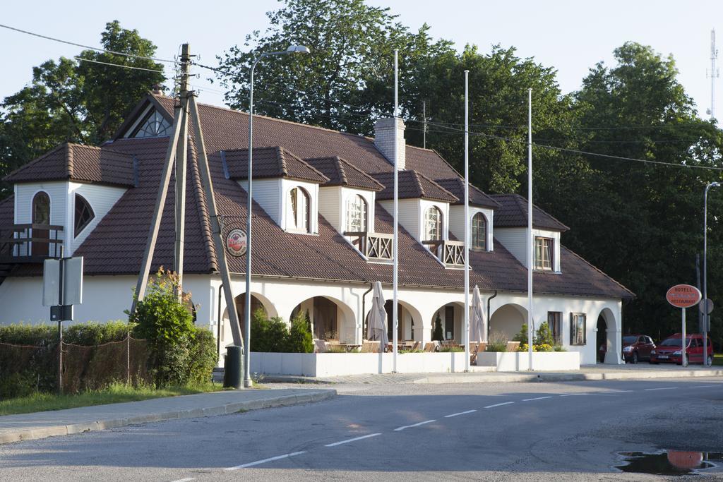 Käina Hotel Liilia מראה חיצוני תמונה