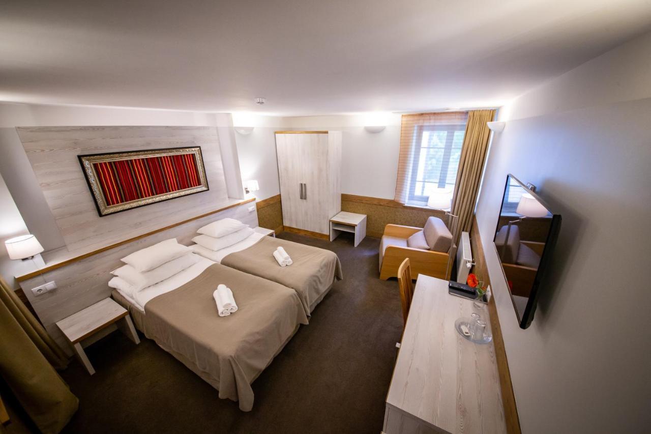 Käina Hotel Liilia מראה חיצוני תמונה